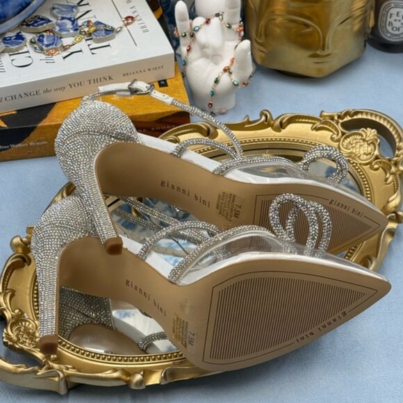 🆕 GIANNI BINI 🧿 NWOB Ezlynn Rhinestone Embellished Bow Vinyl Heel, Sz 7.5M - Picture 14 of 16